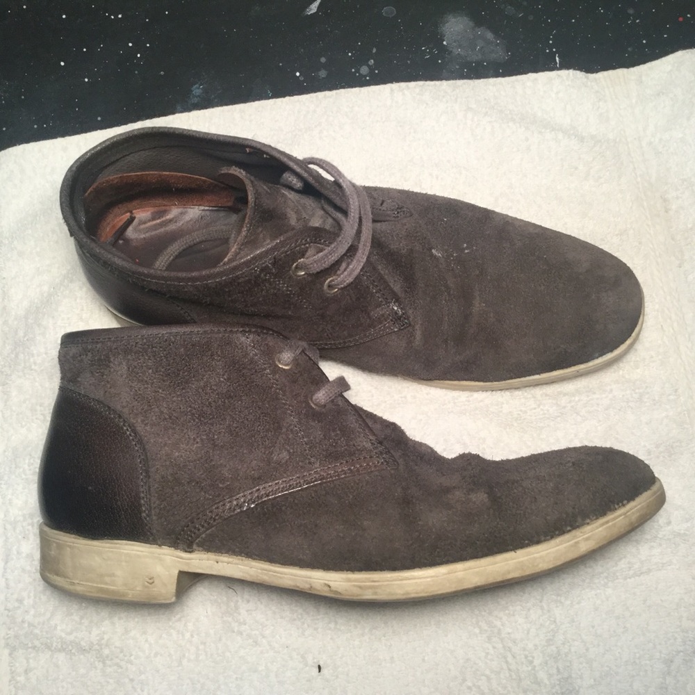 John Varvatos Grey Suede Chukka Boots